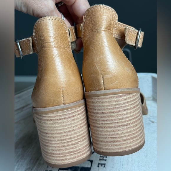 Lucky Brand Camel Leather Heels size 9 - Picture 4 of 13